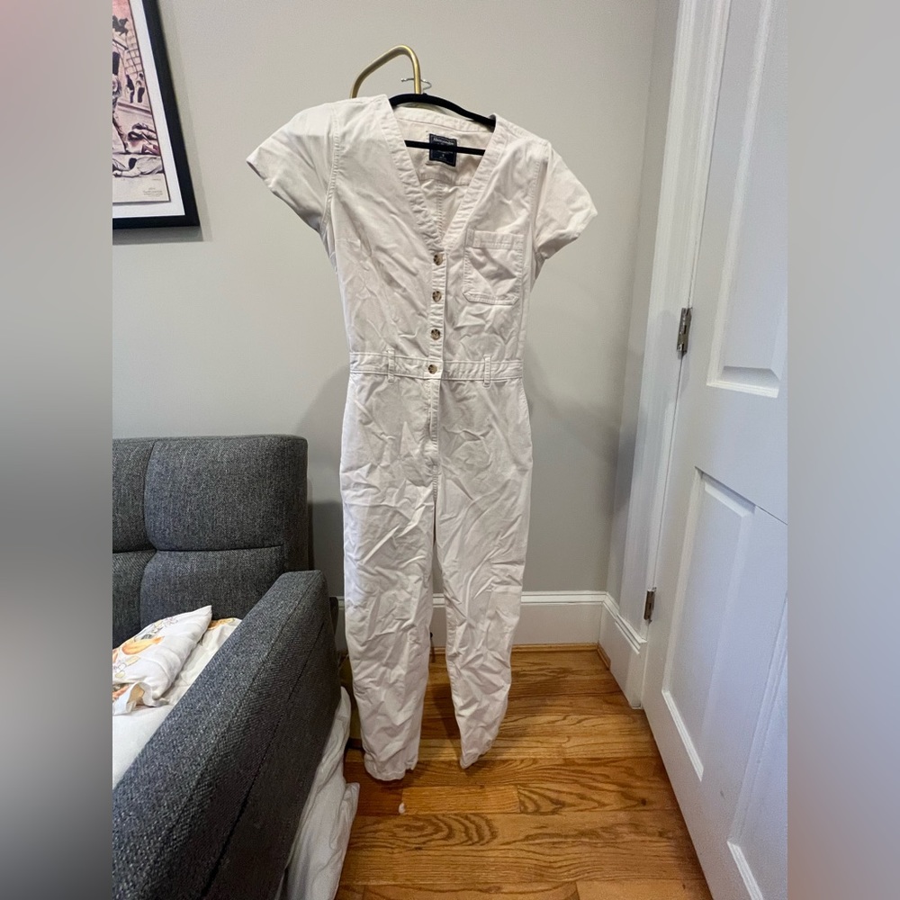 Abercrombie & Fitch | Cream Corduroy Jumpsuit (S)